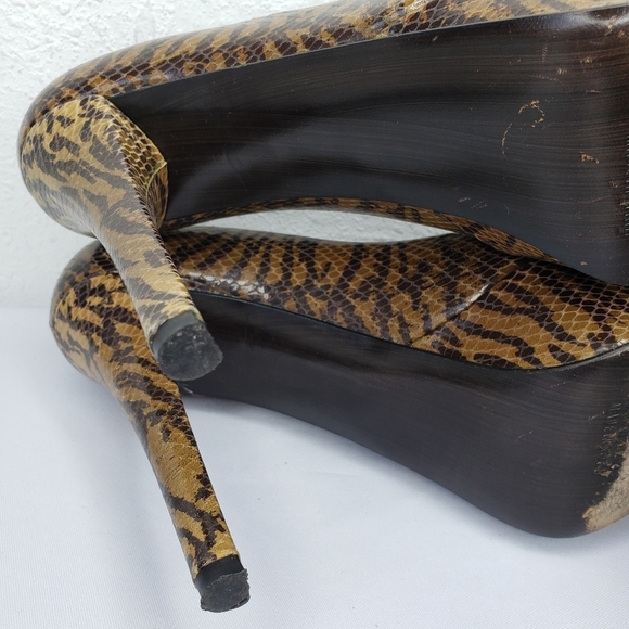 Stuart Weitzman Snake Tiger Print Platform Heels - Picture 10 of 12